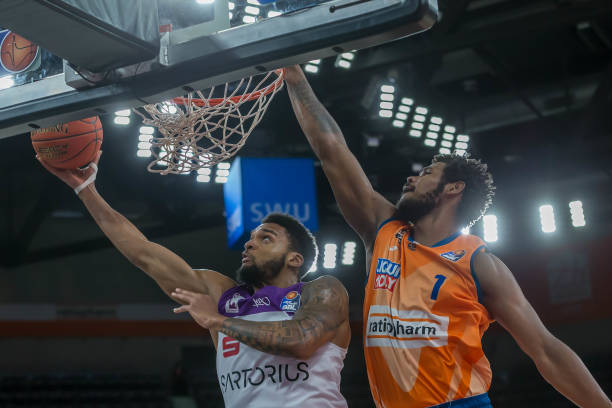 他们通过大 他们通过大