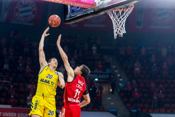 法甲赛场的 法甲赛场的